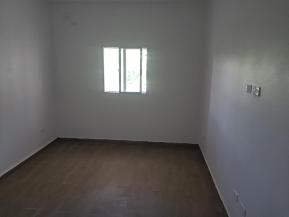 Retreat Estate 3 bedrooms 2 bathrooms apartment.