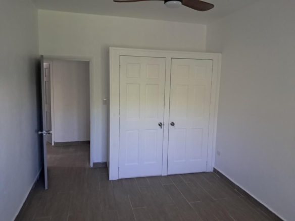 Retreat Estate 3 bedrooms 2 bathrooms apartment.