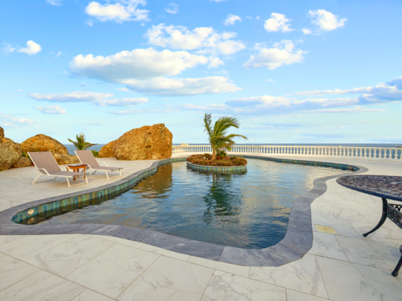 Villa Peninsula