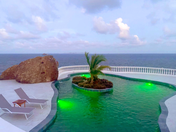 Villa Peninsula